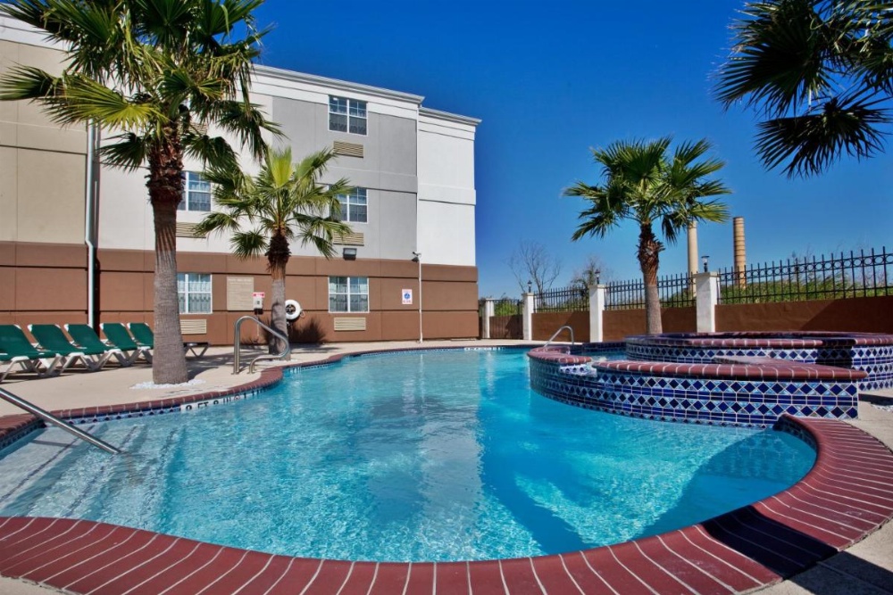 Candlewood Suites Galveston Image 25