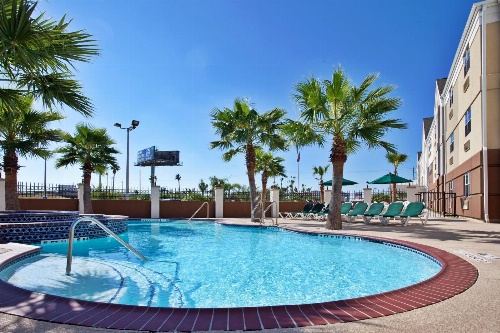 Candlewood Suites Galveston image 3